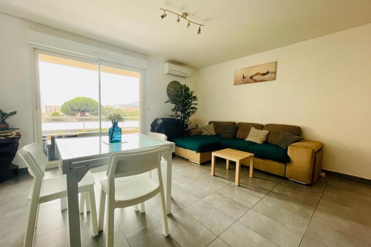 60m With Terrace In